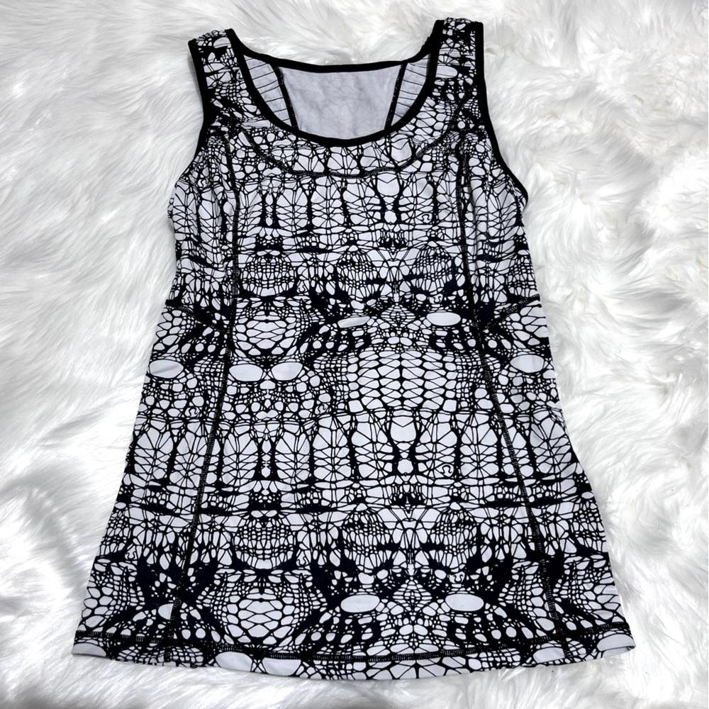 Lululemon size‎ 6 tank